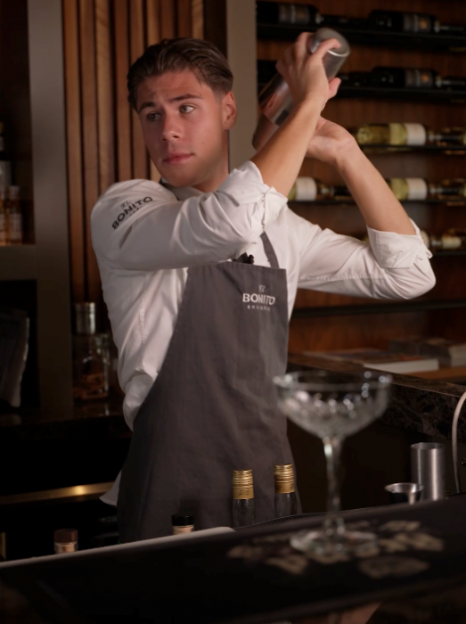 bar
